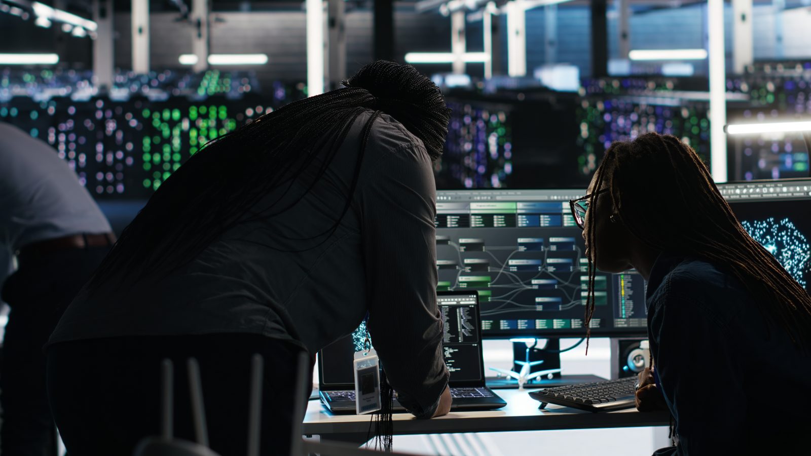 data-center-teamworking-colleagues-use-node-tree-program